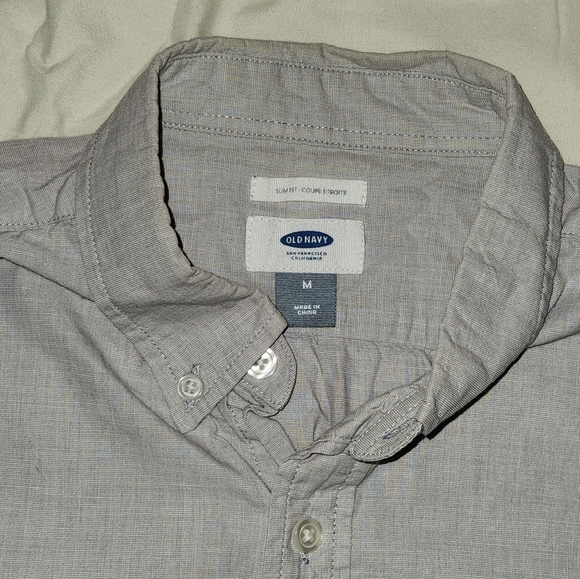 Old Navy Slim Fit Short Sleeve Button-Down Shirt with Pocket (Medium) - Picture 3 of 5